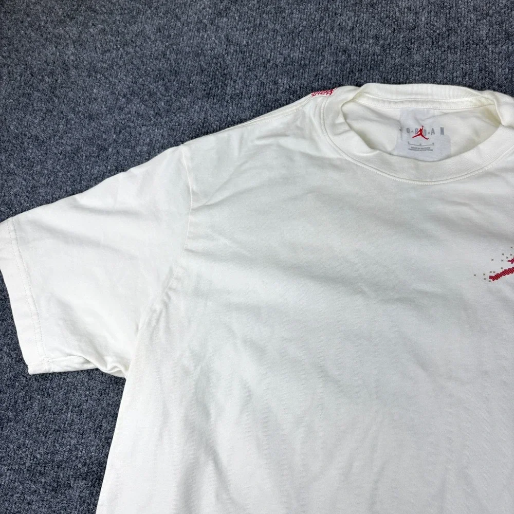 Air Jordan Essentials Holiday T Shirt Mens Large Sail Red Logo‎ Graphic Cotton